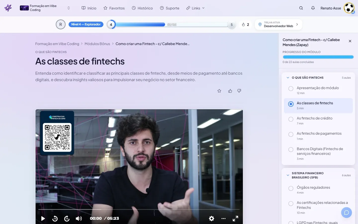 Callebe Mendes apresentando a aula As classes de fintechs, com a lista de 22 aulas do módulo visível à direita